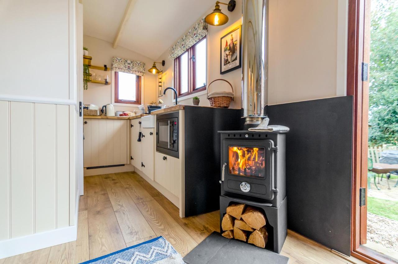 Hayloft And Shepherds Hut In Norfolk Broads With Fire Pit And Bbq From Ginger And Gold Ranworth Exterior foto